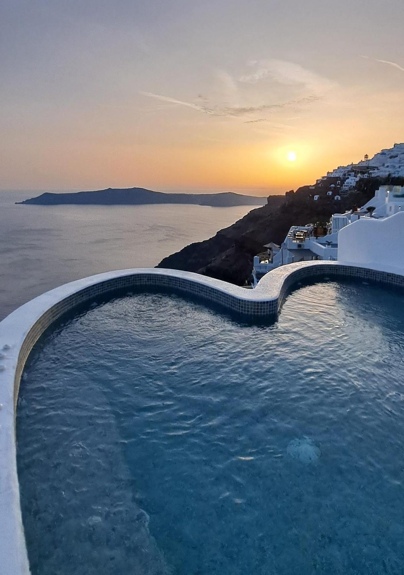 Heart Plunge Pool Suite,1587495006:JPEG
